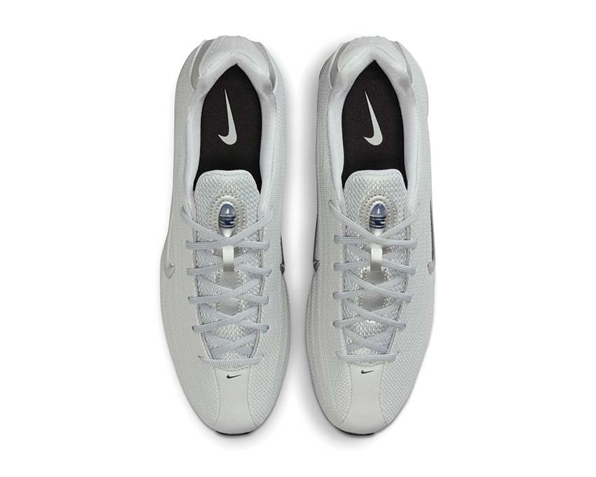 Sneaker argento con ammortizzazione a colonna