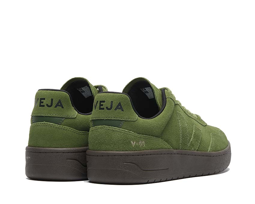 Scarpe in pelle scamosciata verde militare modello V-90