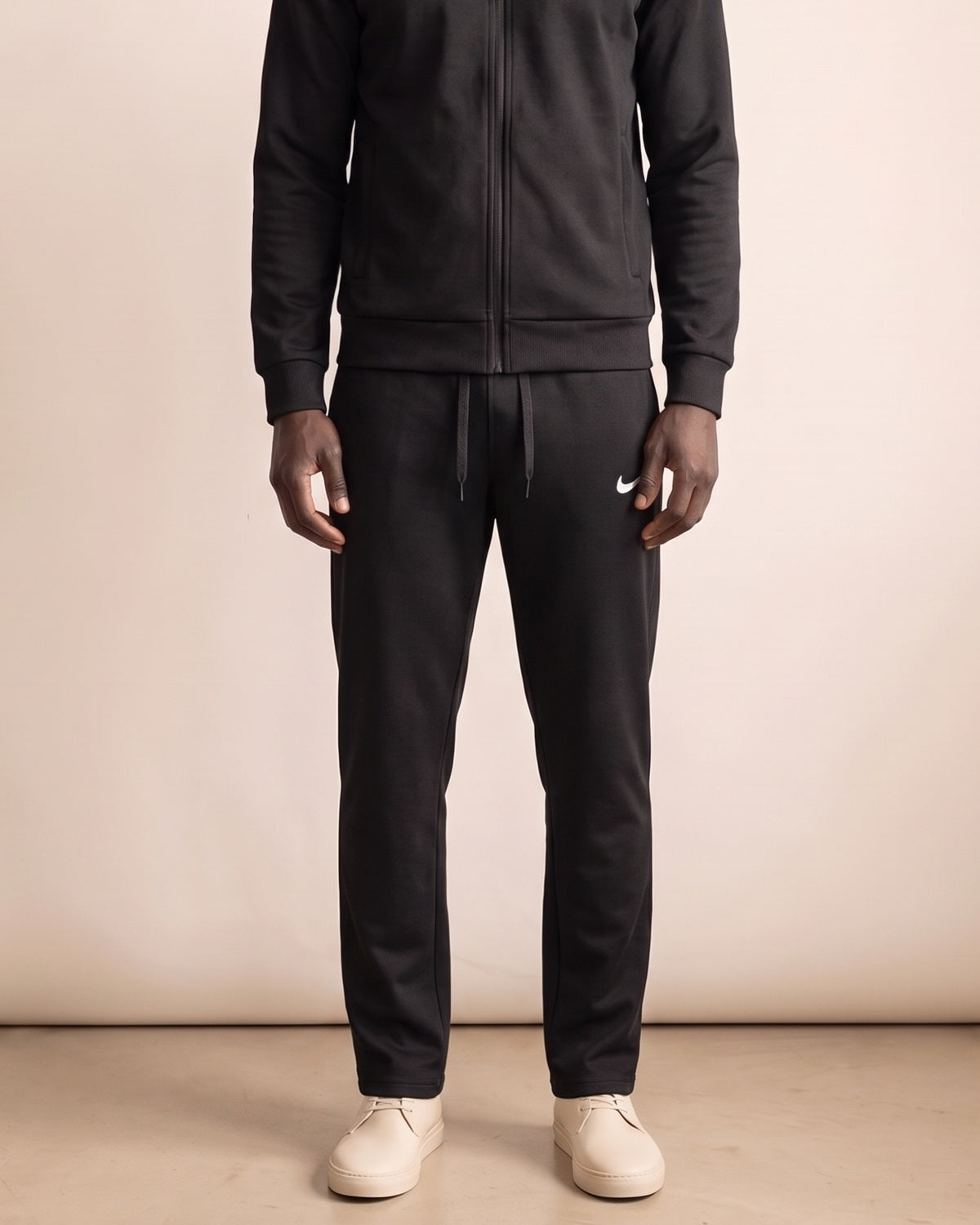 Il coordinato nel suo insieme di NK – Completo Leisure da Uomo con Collo a Cardigan – Set a Due Pezzi