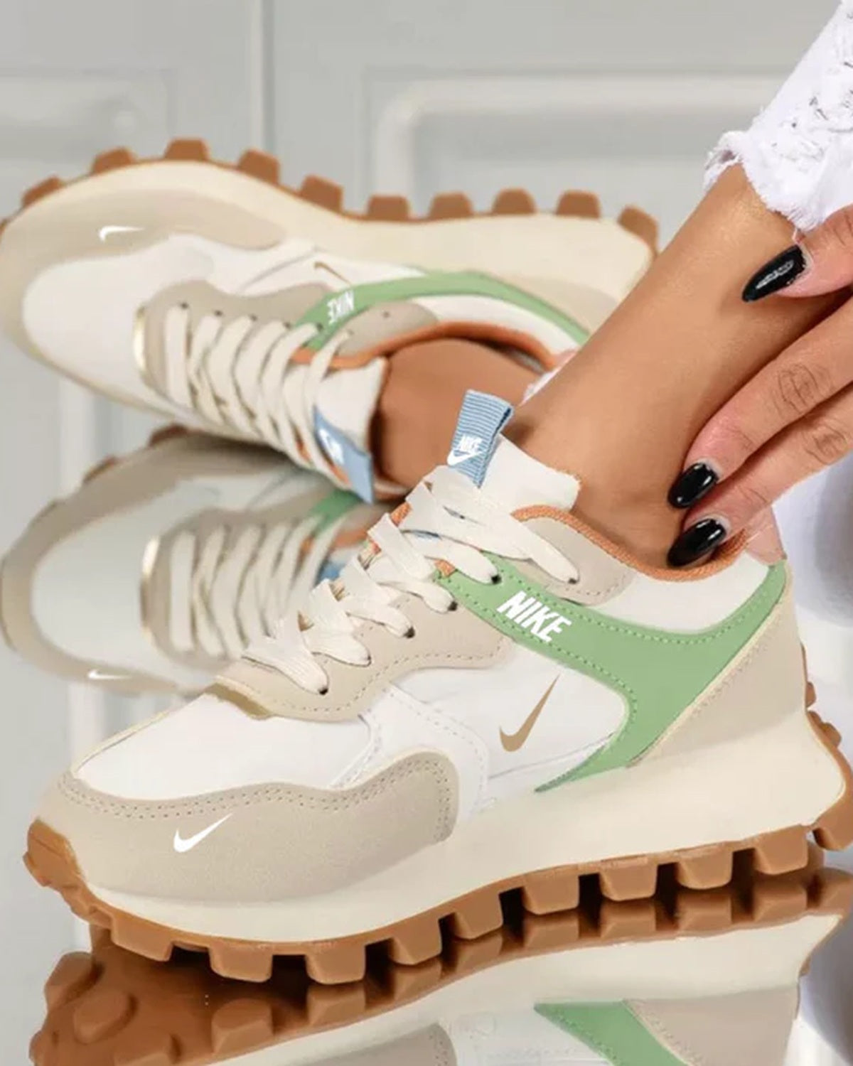 Suola e costruzione di Sneakers per donne
