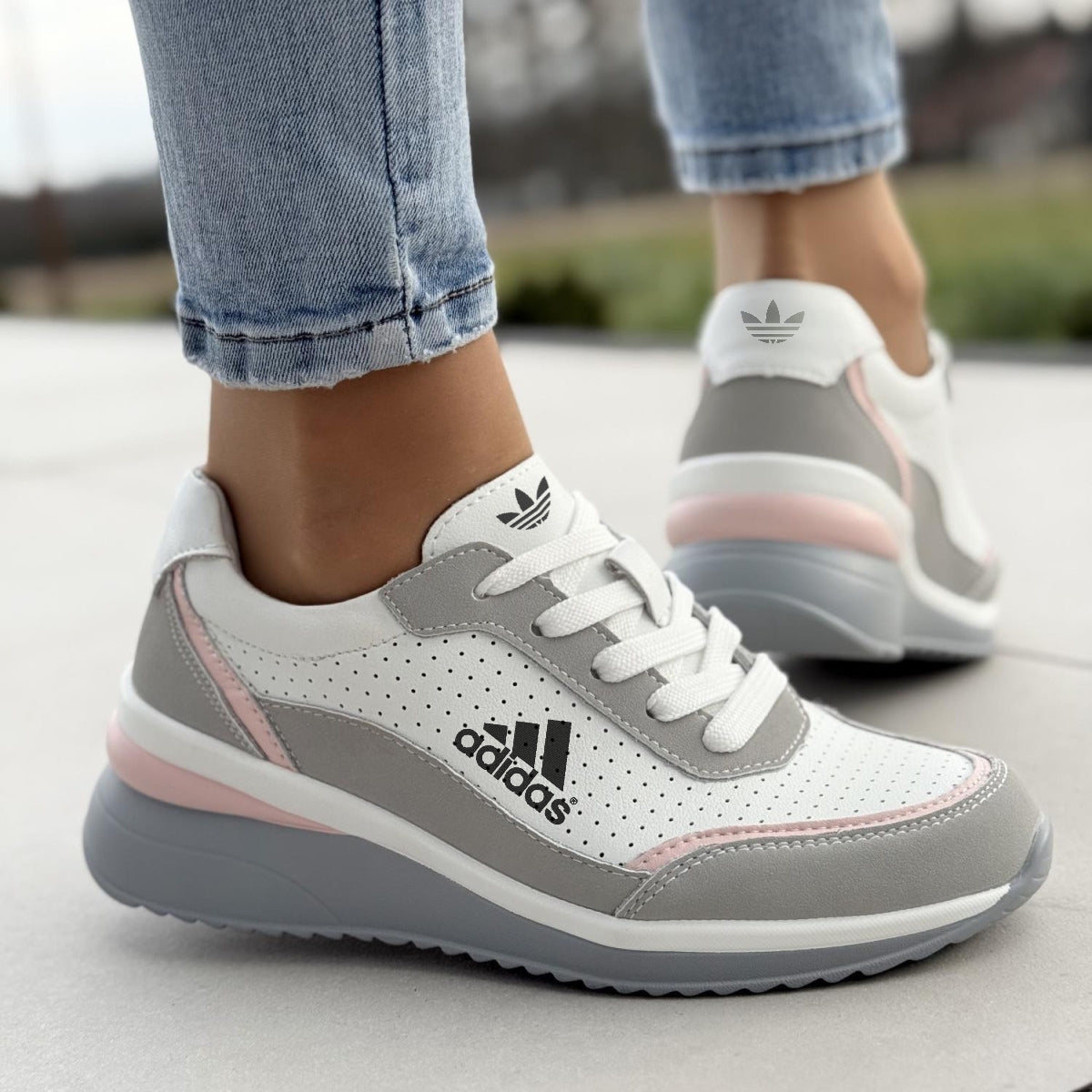 Bellissime sneakers da donna in pelle naturale