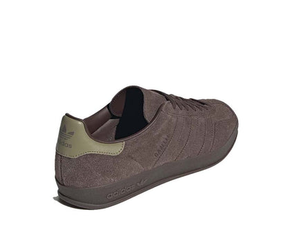 Scarpe da ginnastica indoor in pelle scamosciata marrone scuro