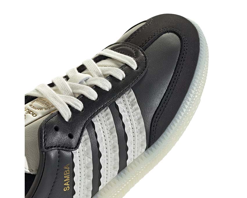 Scarpe da ginnastica classiche in pelle nera per donna