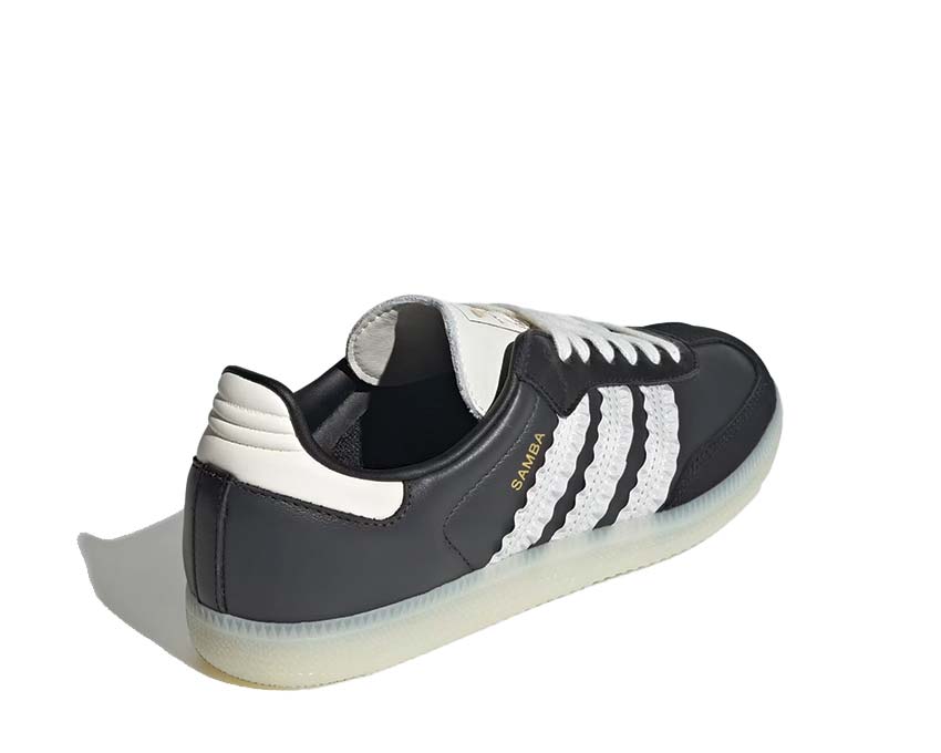 Scarpe da ginnastica classiche in pelle nera per donna