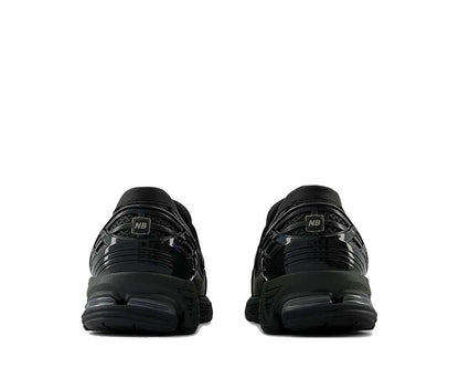 Scarpe sportive nere modello 1906L