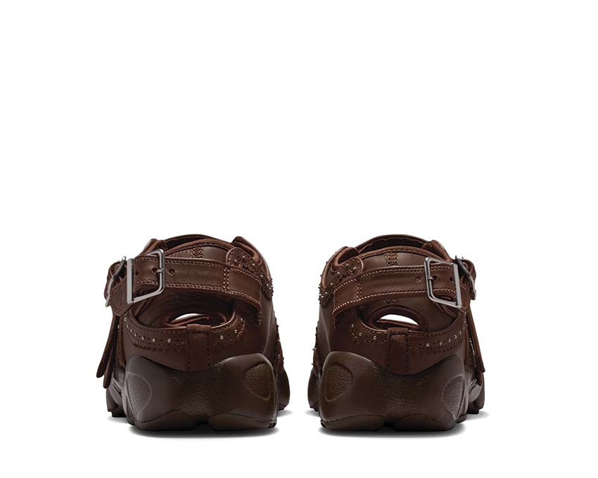 Scarpa sportiva da donna con design aperto e tonalità marrone cioccolato