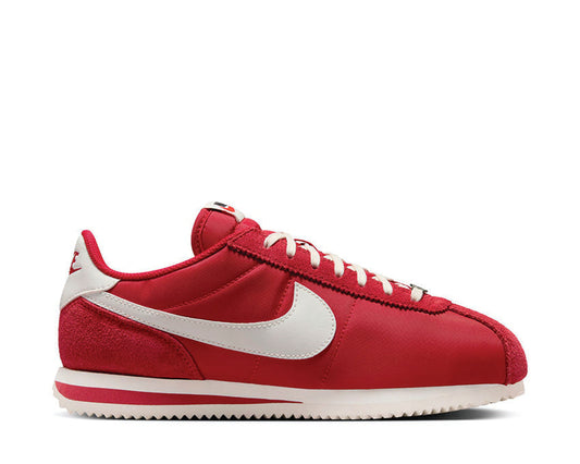 Scarpe da ginnastica da donna in rosso acceso