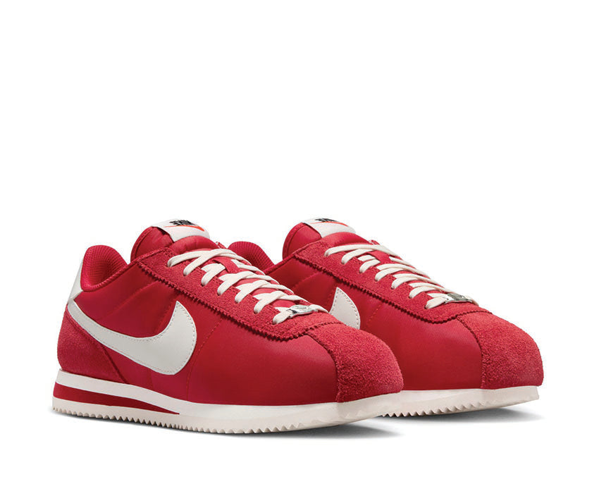 Scarpe da ginnastica da donna in rosso acceso