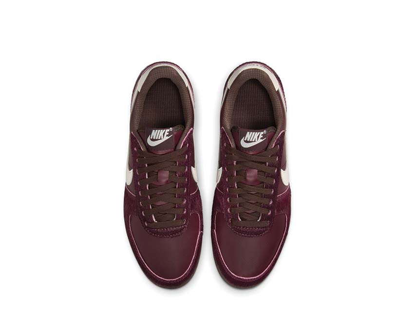 Scarpe da calcio da donna in colore bordeaux