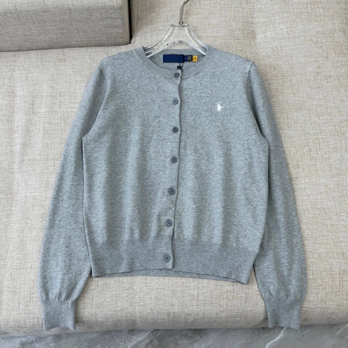 Cardigan Donna in Maglia Morbida con Bottoni