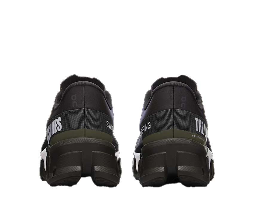 Scarpe da corsa leggere e ammortizzate per donna con design innovativo e suola ad alte prestazioni.