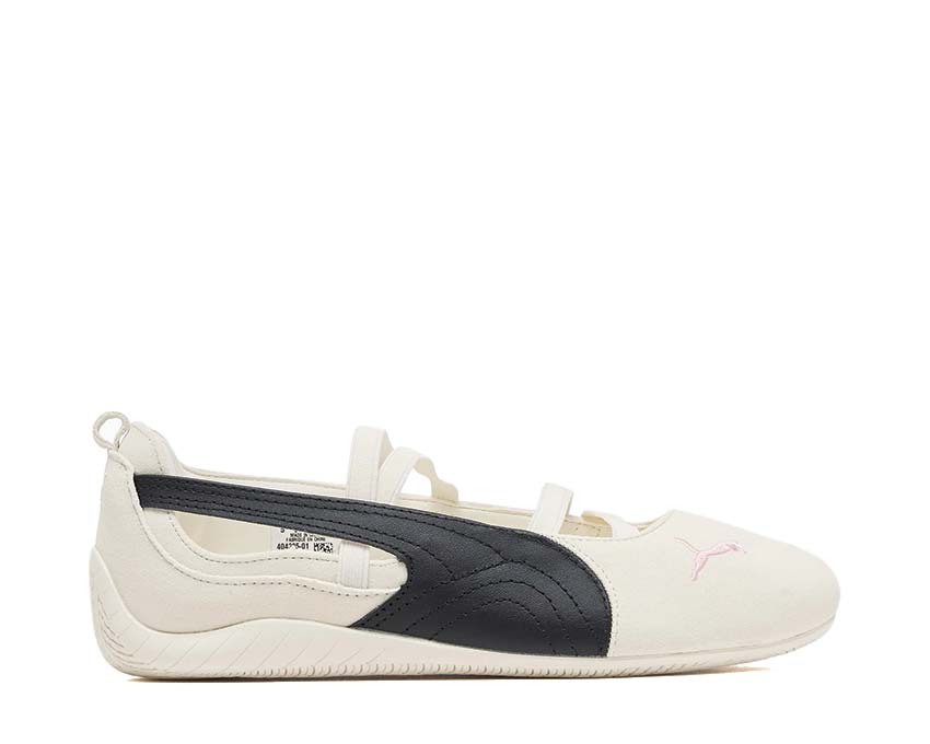 Scarpe da ballo in pelle scamosciata bianche con design ispirato alla velocità.