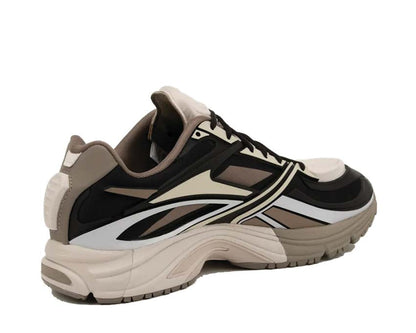 Scarpe da corsa moderne in tonalità sabbia