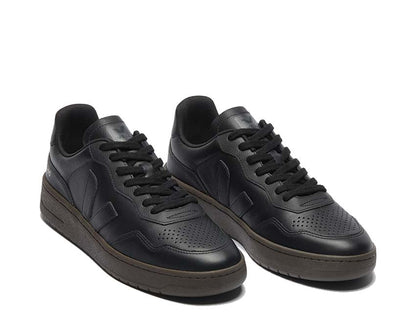 Scarpa da ginnastica in pelle modello V-90 "Aquila" da donna