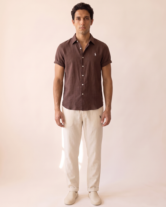 Modello indossa Completo in Lino Premium Estate – foto studio Bellevaria