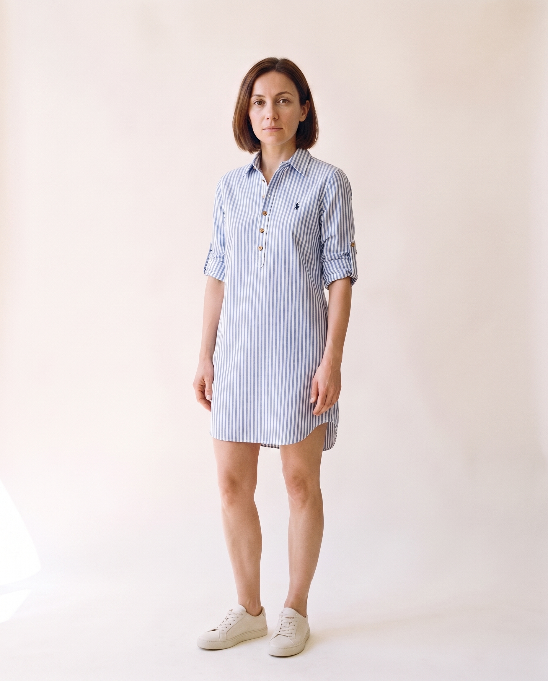 Modella indossa RL - Vestito Camicia Striato da Donna – foto studio Bellevaria