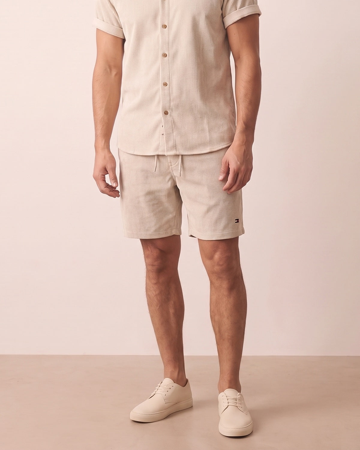Il coordinato nel suo insieme di Tommy™ Set estivo casual